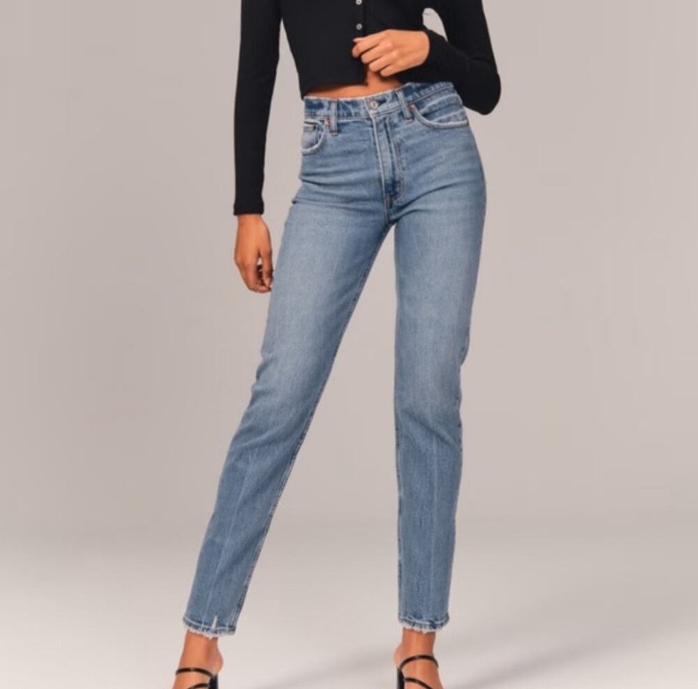 Abercrombie & Fitch The Mom High Rise Ankle Jeans Size 28/6 Medium Wash Denim